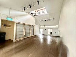 North Bridge Road (D7), Retail #547845841